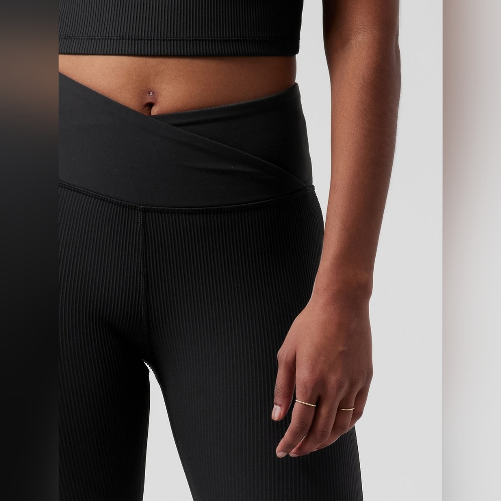 *New Without Tag!* Athleta Elation Crossover Ribbed 7/8 Tight in Black - Size XL - Picture 4 of 9